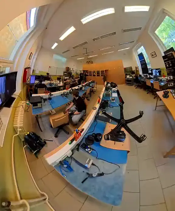 Časosběrný záběr z oslav 150 let Průmyslovky natočený 360° kamerou